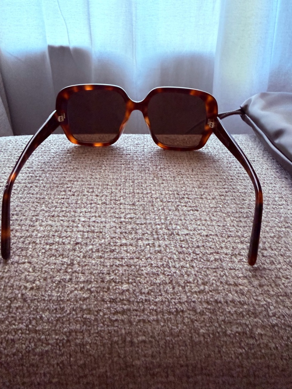 Loewe Tortoiseshell Oversized Square Sunglasses with Olive Pouch - Picture 8 of 8